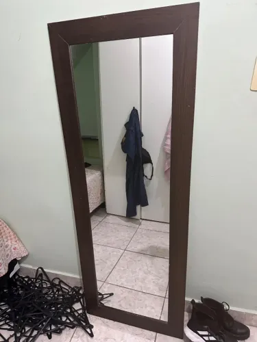 Espelho com moldura 1.60 de altura e 60 cm de largura