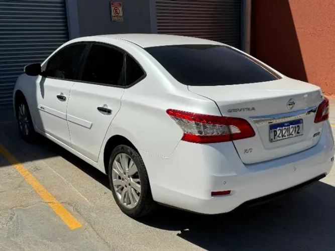 Nissan Sentra SL 2.0/ 2.0 Flex Fuel 16V Aut. 2016