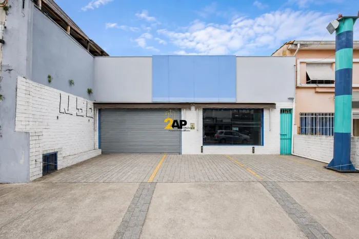 Excelente Ponto Comercial para Locação na Saúde, São Paulo-SP: 6 Salas, 3 Banheiros, 3 Vag