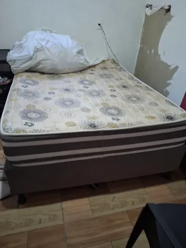 Uma cama de casal