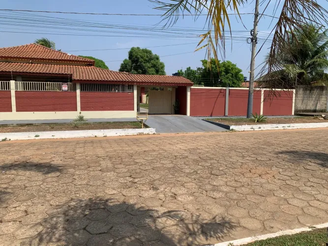 Casa Grande, com piscina - 3 lotes. Em frente a Fundação Bradesco