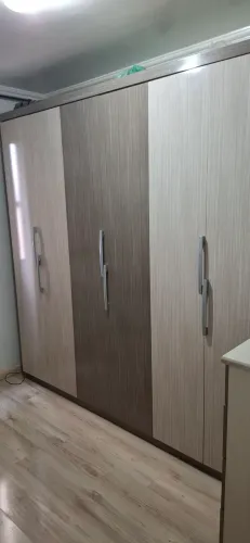 Guarda roupas 6 portas e comoda