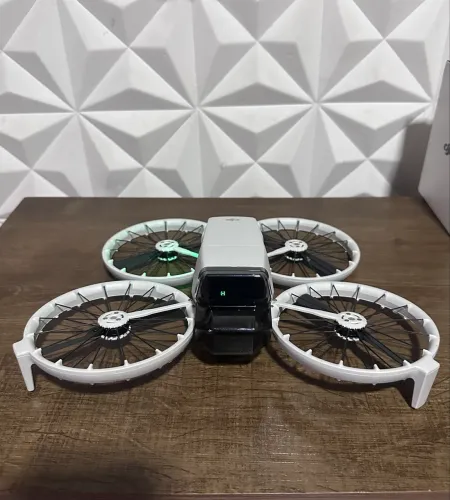 Drone DJI Flip + Hub de carregamento + 2 baterias
