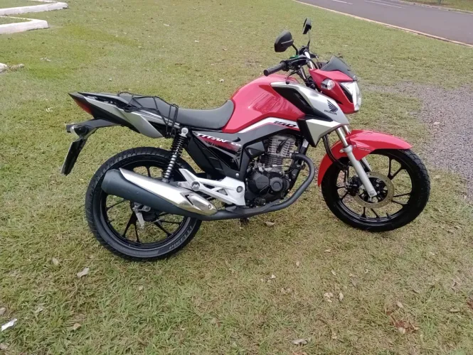 Titan 160 2022 único dono 17.000