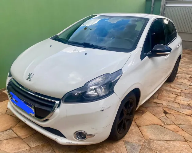 Peugeot 208 Active/active Pack 1.5 Flex 8V 5P 2014