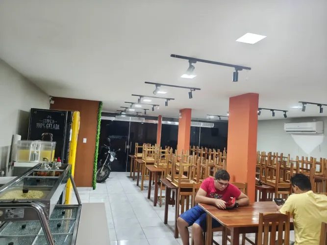 Ótimo ponto comercial com mobilia completa, ideal para pizzaria, restaurante etc.