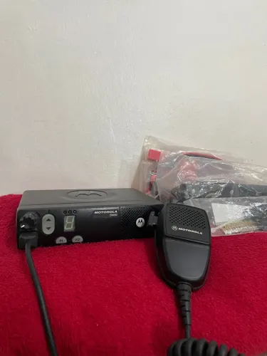 Rádio Motorola EM200 45W