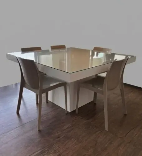 Mesa de Jantar Tok&Stok 1,37m x 1,37m Totalmente Laqueada Branca + 4 Cadeiras 