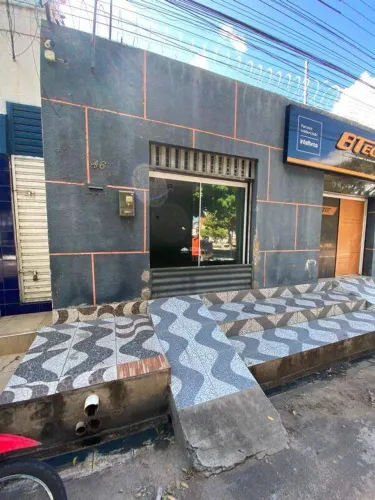 SALA COMERCIAL NO BAIRRO PARQUE PIAUI COM BANHEIRO.