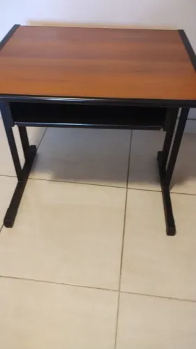 Mesa de Computador pequena