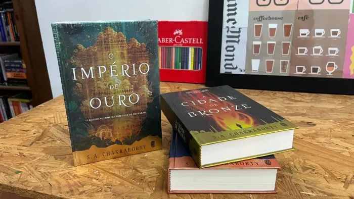Livros Trilogia Cidade de Bronze / O Reino de Cobre / O Império de Ouro (Novos)