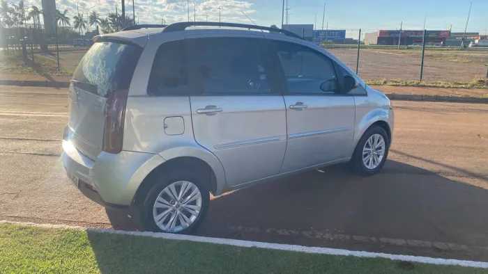 Fiat Idea Attractive 1.4 Fire Flex 8V 5P 2013