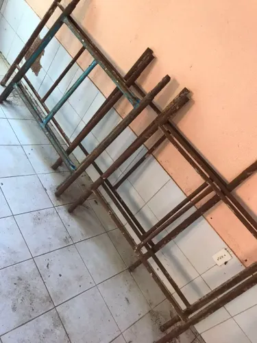 Vendo 6 seis andaimes por $90,00 cada um