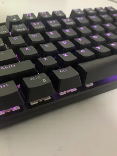 Teclado mecânico gamer RGB e switches mecânicos