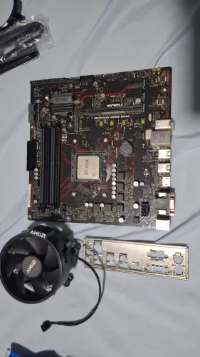 Kit ASUS PRIME B450M-GAMING/BR com Ryzen 5 3400G e cooler AMD