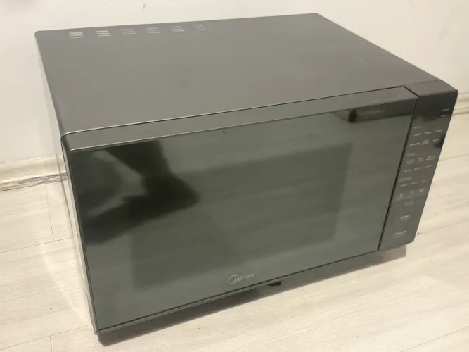 Microondas Midea MasterCook 35L 220V