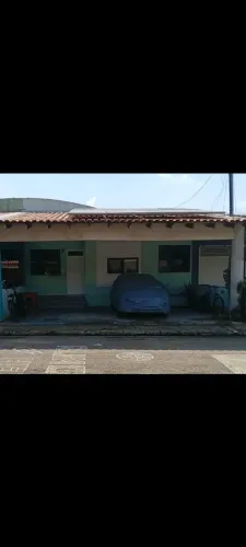 Vende-se está casa tem placa solar