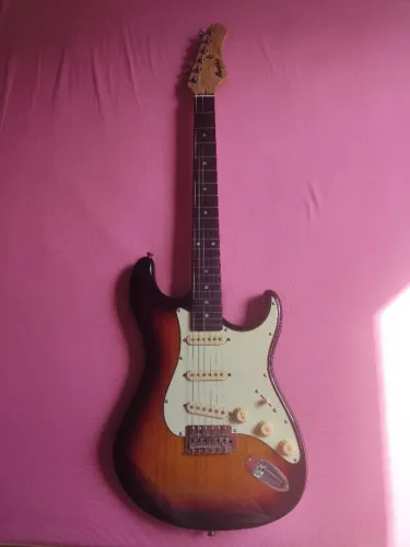 Guitarra Memphis by togima MG 30