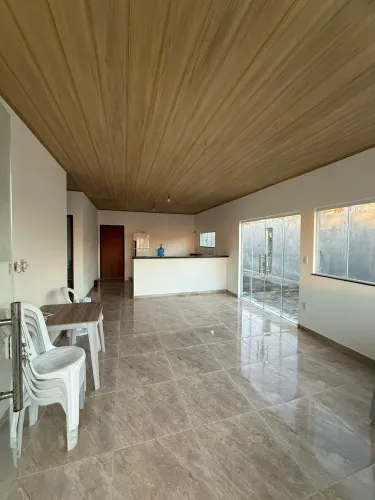 Linda casa para locação ou venda