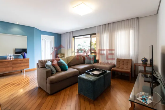 Clássico da Vila Olímpia com lazer completo e excelente metragem