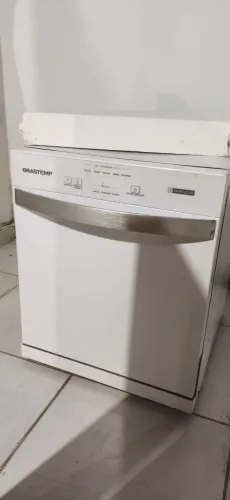 Lava-louças Brastemp 8 Serviços BLF08BS