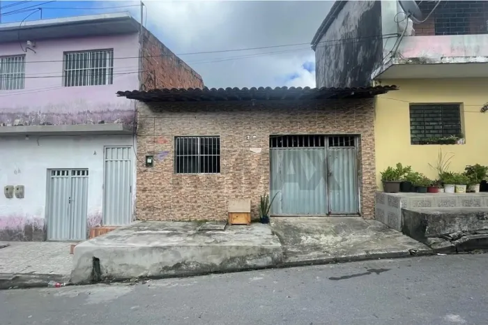 Casa com 2 quartos, no bairro Petrópolis