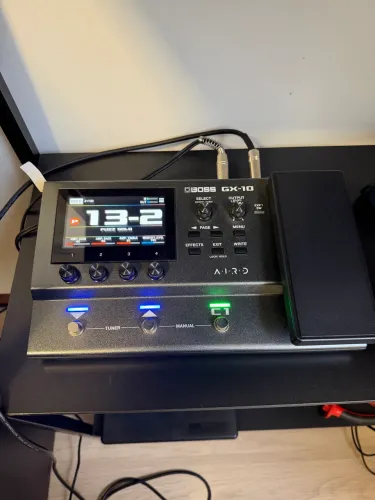 Pedaleira BOSS GX-10