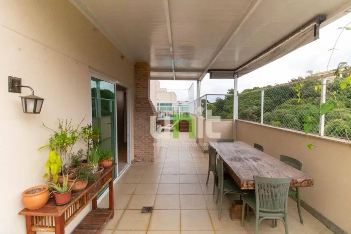 Cobertura com 2 dormitórios à venda, 133 m² por R$ 800.000,00 - Pendotiba - Niterói/RJ