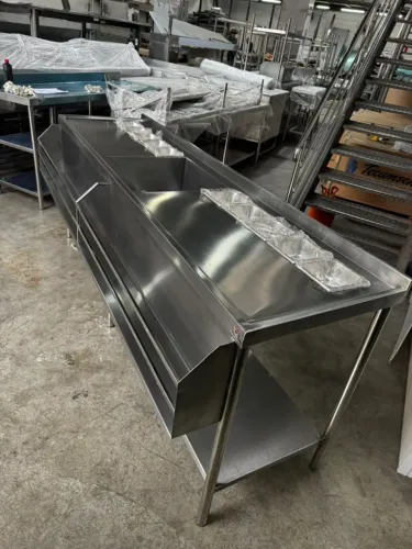 Bancada de montagem para drinks com cuba (d)