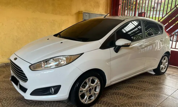 Ford Fiesta 1.6 16V Flex Aut. 5P 2014