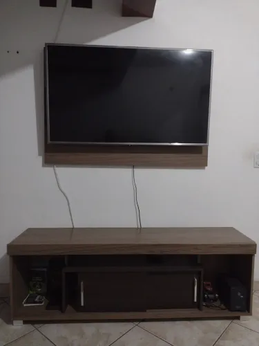 Vendo-Se Painel de TV com Rack Observação sem a tv R$ 350.00