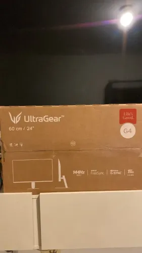 LG UltraGear Monitor Gamer 24" IPS 144Hz (O/C) 1ms (MBR) Full HD (1920x1080) HDR10 NVIDIA