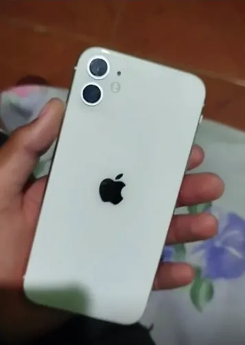 iPhone 11, somente com uma mancha pequena na tela ?