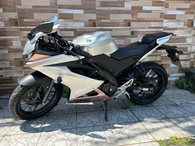 Vendo R15.