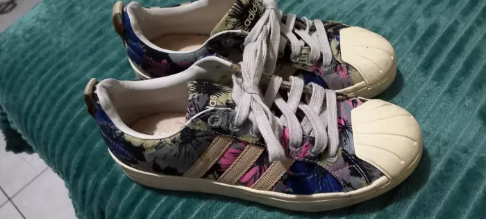 tenis adidas  streetcheck florido feminino 