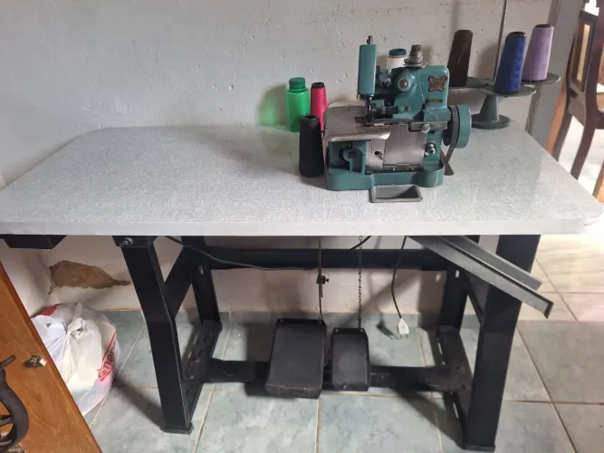 Máquina em ótimo estado de conservação e funcionando perfeitamente.