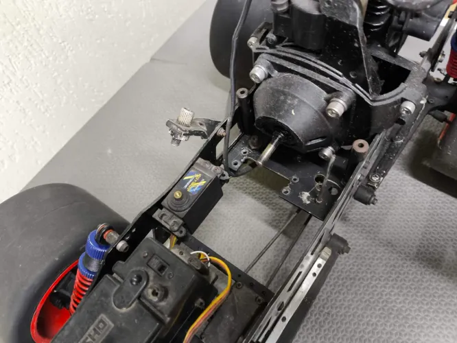 Projeto Exclusivo: Kyosho Mad Force 1/8 - Conversão para Gasolina (2T)