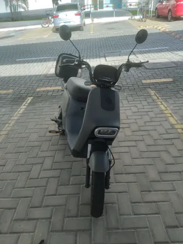 Vendo bicicleta elétrica muito boa bem conservada mais 1000w