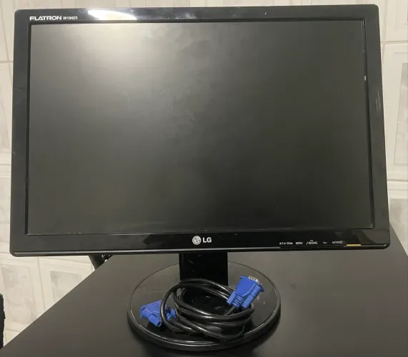 Monitor de LCD com tela widescreen de 19"