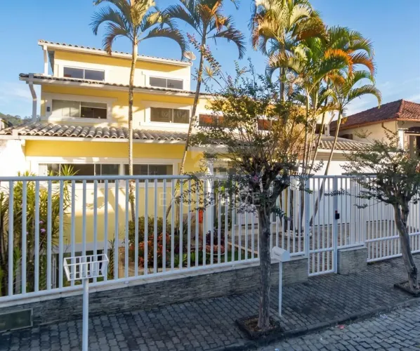 EXCELENTE CASA PARA VENDA - Chácara do Paraíso - COM 315 m² - Nova Friburgo - RJ