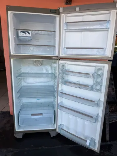Geladeira degelo boa e barato entrego dou garantia 