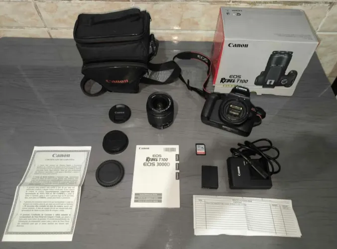 Câmera Canon EOS Rebel Kit T100 + Lente 18-55mm III DSLR