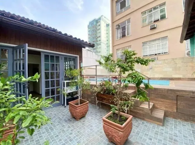 Casa a venda em rua fechada Icarai Niteroi