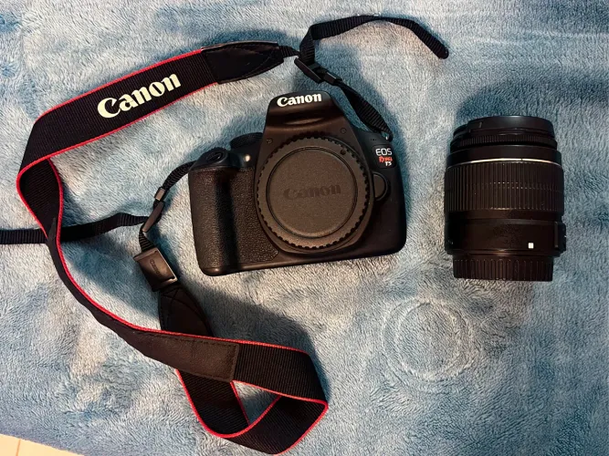 Canon EOS Rebel T5 + lente e acessórios 