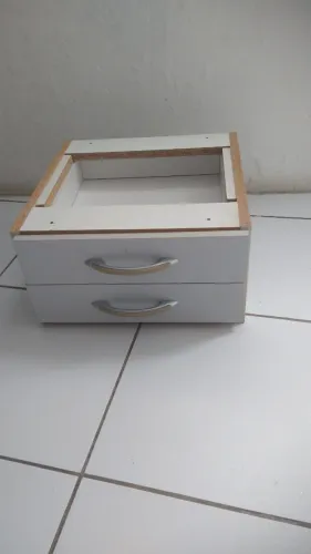 Vendo gaveteiro com 02 gavetas sem chave o/birô.