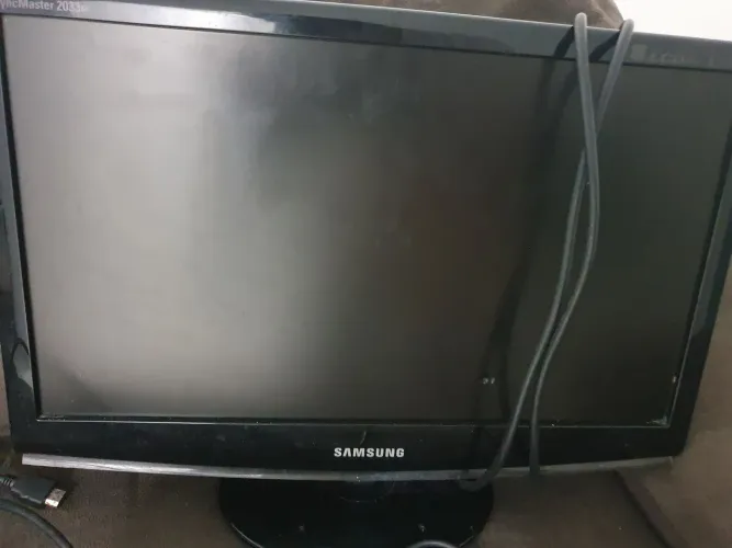 Tv/Monitor SAMSUNG SyncMaster 2033m 20 polegadas LCD 60hz, Obs: Display um pouco nublado
