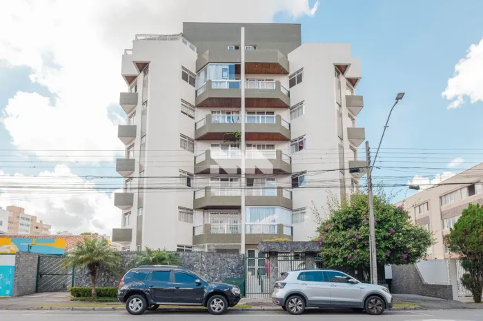 Apartamento Duplex Reformado no Ahú | 3 Quartos | 2 Suíte | Terraço | 3 Vagas