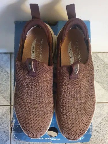 Tênis feminino Skechers tam36 cor marrom, tênis novos 