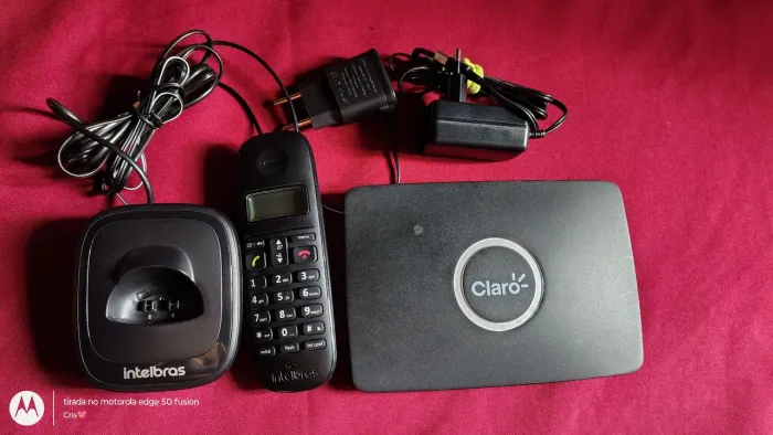Vendo um aparelho de telefone 