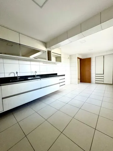 Imóvel para aluguel tem 204 metros quadrados com 4 quartos em Monteiro - Recife - PE